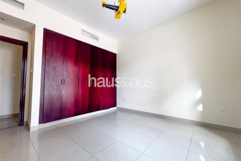 Apartment in The Views, Dubai, UAE 2 bedrooms, 122 sq.m. № 625383 - photo 9