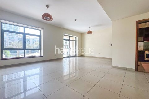 Apartment in The Views, Dubai, UAE 2 bedrooms, 122 sq.m. № 625383 - photo 4