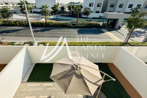 Townhouse on the Yas Island, Abu Dhabi, UAE 2 bedrooms, 125 sq.m. № 605115 - photo 1