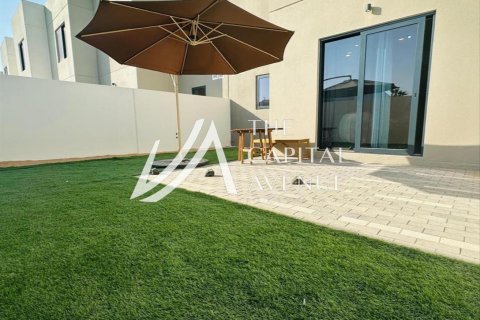 Townhouse on the Yas Island, Abu Dhabi, UAE 2 bedrooms, 125 sq.m. № 605115 - photo 2
