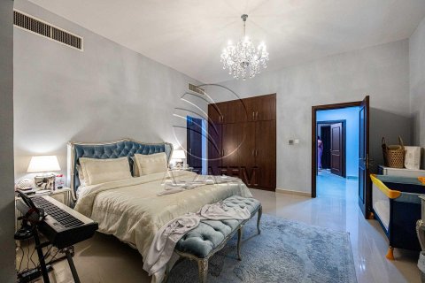 Vila v Baniyas, Abu Dhabi, SAE 5 ložnice, 1038 m² Č.: 615410 - fotografie 6