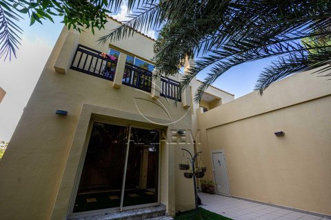 Vila v Baniyas, Abu Dhabi, SAE 5 ložnice, 1038 m² Č.: 615410 - fotografie 12