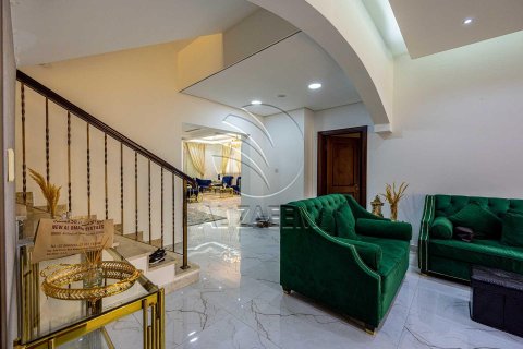 Vila v Baniyas, Abu Dhabi, SAE 5 ložnice, 1038 m² Č.: 615410 - fotografie 7