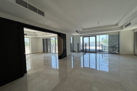 Vilë në Abu Dhabi, Emiratet e Bashkuara Arabe 5 dhoma gjumi, 990.8 m2. № 605502 - Foto 8