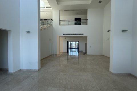 Vilë në Abu Dhabi, Emiratet e Bashkuara Arabe 5 dhoma gjumi, 990.8 m2. № 605502 - Foto 4
