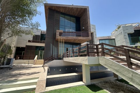 Vilë në Abu Dhabi, Emiratet e Bashkuara Arabe 5 dhoma gjumi, 990.8 m2. № 605502 - Foto 12