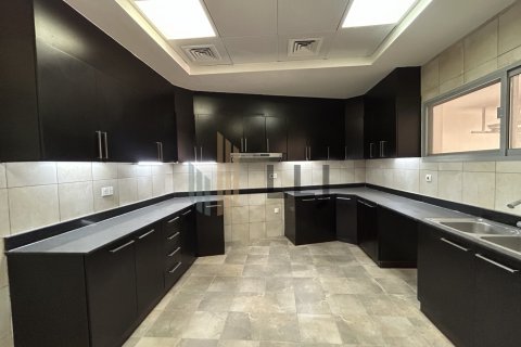 Vilë në Abu Dhabi, Emiratet e Bashkuara Arabe 5 dhoma gjumi, 990.8 m2. № 605502 - Foto 18