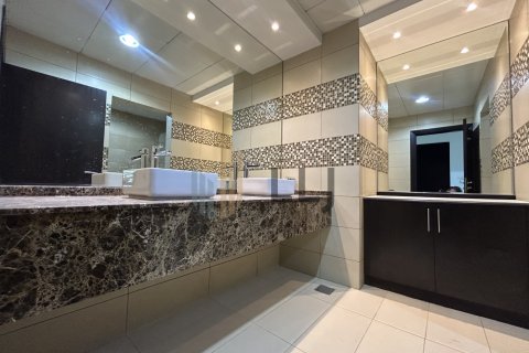 Vilë në Abu Dhabi, Emiratet e Bashkuara Arabe 5 dhoma gjumi, 990.8 m2. № 605502 - Foto 30