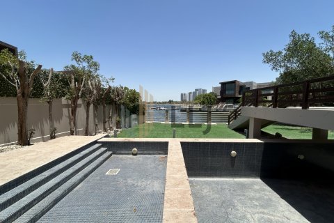 Vilë në Abu Dhabi, Emiratet e Bashkuara Arabe 5 dhoma gjumi, 990.8 m2. № 605502 - Foto 14