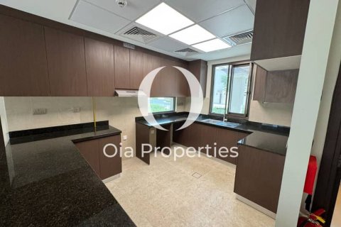 Müüa ridamaja asukohaga Abu Dhabi, AÜE: 3 magamistoaga, 220 m² Nr 628735 - pilt 5