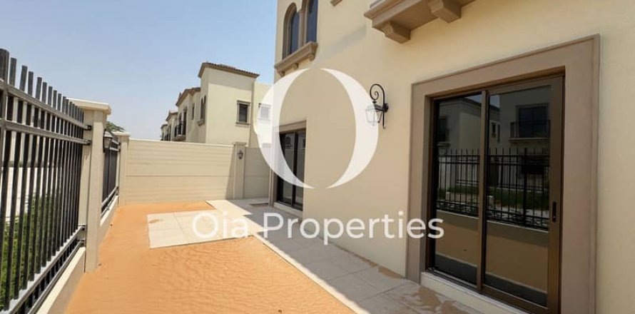 Ridamaja asukohaga Abu Dhabi, AÜE: 3 magamistoaga, 220 m² Nr 628735
