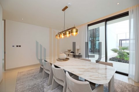 Vilë në Saadiyat Island, Abu Dhabi, Emiratet e Bashkuara Arabe 6 dhoma gjumi, 591.4 m2. № 584955 - Foto 7
