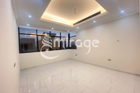 Vilë në Al Shamkha, Abu Dhabi, Emiratet e Bashkuara Arabe 5 dhoma gjumi, 510 m2. № 596792 - Foto 6