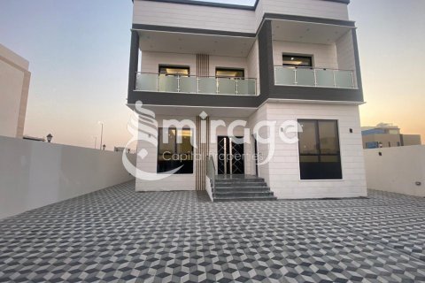 Vilë në Al Shamkha, Abu Dhabi, Emiratet e Bashkuara Arabe 5 dhoma gjumi, 510 m2. № 596792 - Foto 1