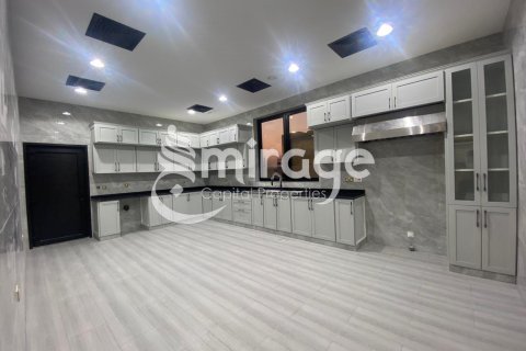 Vilë në Al Shamkha, Abu Dhabi, Emiratet e Bashkuara Arabe 5 dhoma gjumi, 510 m2. № 596792 - Foto 9