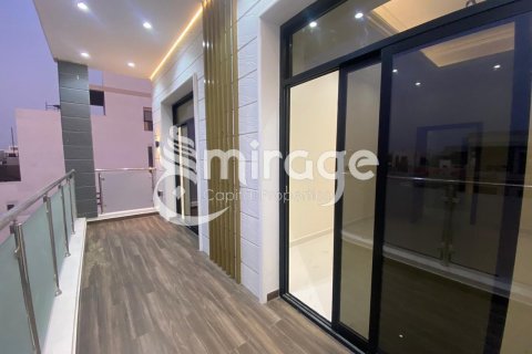 Vilë në Al Shamkha, Abu Dhabi, Emiratet e Bashkuara Arabe 5 dhoma gjumi, 510 m2. № 596792 - Foto 8