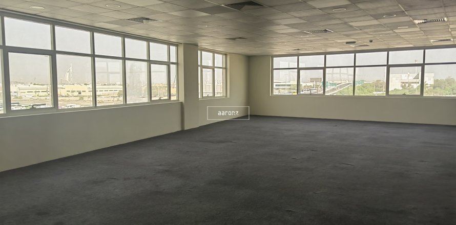 Pejabat di Al Quoz, Dubai, UAE 281.8 meter persegi № 624481