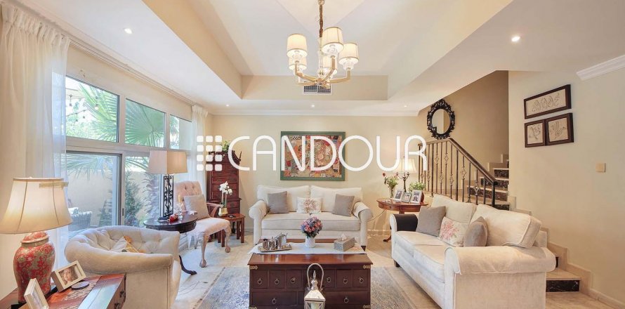 Řadový dům v Jumeirah Village Circle, Dubai, SAE 3 ložnice, 272.9 m² Č.: 605507