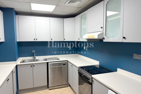 Apartment in Jumeirah Lake Towers, Dubai, UAE 2 bedrooms, 109.90424900 sq.m. № 600002 - photo 10
