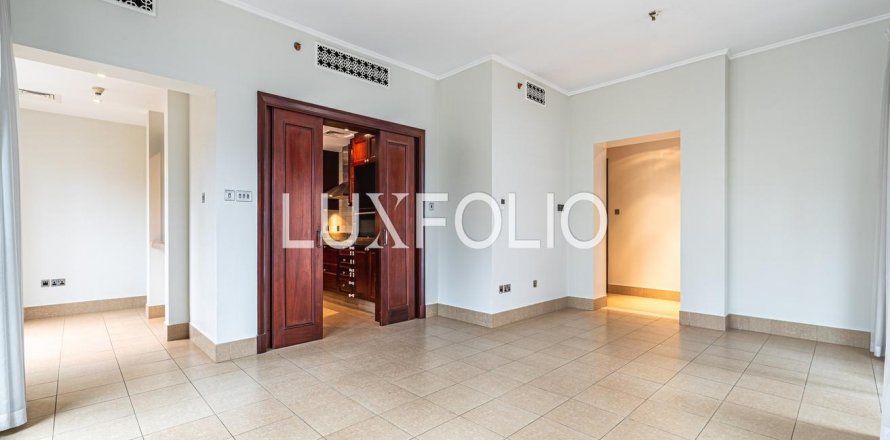 Apartment in Old Town, Dubai, UAE 3 bedrooms, 183 sq.m. № 627532