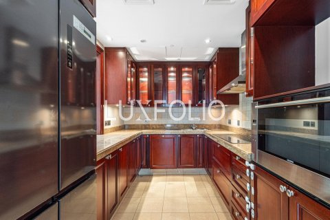 Apartment in Old Town, Dubai, UAE 3 bedrooms, 183 sq.m. № 627532 - photo 16