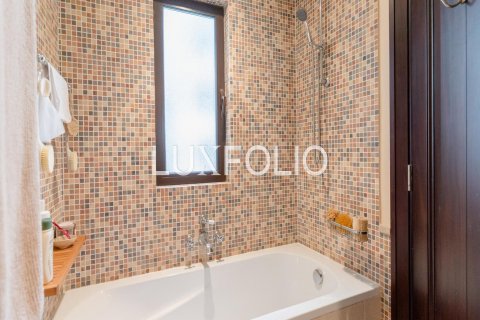 Apartment in Old Town, Dubai, UAE 1 bedroom, 90 sq.m. № 627492 - photo 10