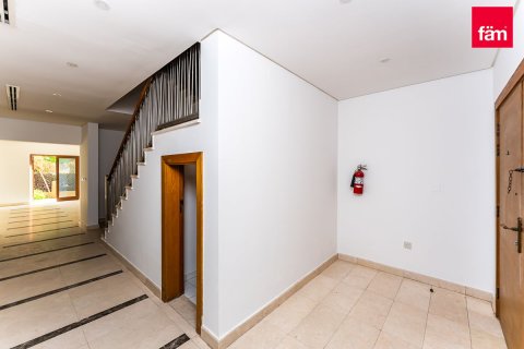 Vilë në Al Furjan, Dubai, Emiratet e Bashkuara Arabe 3 dhoma gjumi, 224 m2. № 569798 - Foto 19