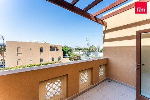 Vilë në Al Furjan, Dubai, Emiratet e Bashkuara Arabe 3 dhoma gjumi, 224 m2. № 569798 - Foto 3