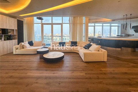 Penthouse in Palm Jumeirah, Dubai, UAE 4 bedrooms, 493 sq.m. № 625798 - photo 2