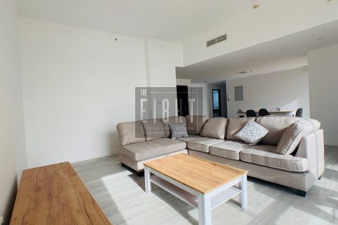 Apartment in Jumeirah Beach Residence, Dubai, UAE 2 bedrooms, 137 sq.m. № 578228 - photo 2