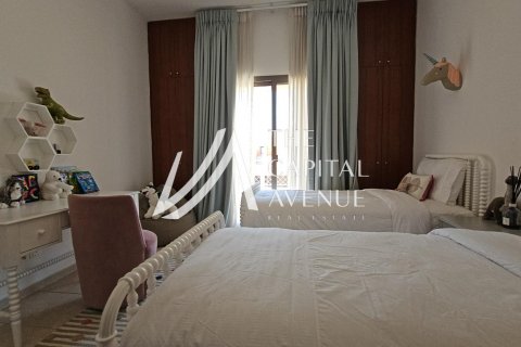 Abu Dhabi Gate City, UAE의 임대용 빌라 침실 4개, 300제곱미터 번호 604686 - 사진 12