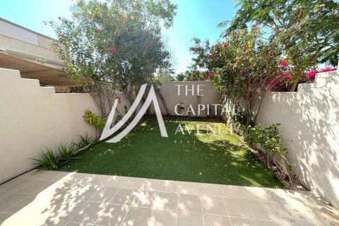 Rijtjeshuis te huur in Al Reef, Abu Dhabi, VAE 2 slaapkamers, 170 vr.m., nr 604688 - foto 2
