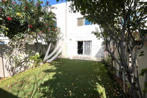 Rijtjeshuis te huur in Al Reef, Abu Dhabi, VAE 2 slaapkamers, 170 vr.m., nr 604688 - foto 1