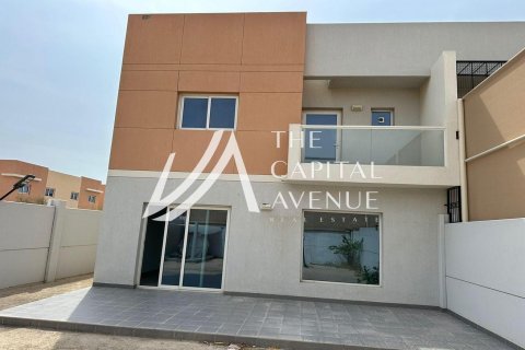 Vilë në Al Samha, Abu Dhabi, Emiratet e Bashkuara Arabe 3 dhoma gjumi, 250 m2. № 604685 - Foto 11