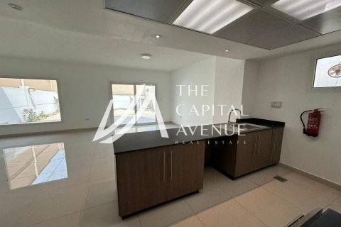 Vilë në Al Samha, Abu Dhabi, Emiratet e Bashkuara Arabe 3 dhoma gjumi, 250 m2. № 604685 - Foto 7