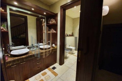 Müüa villa asukohaga Marina Village, Abu Dhabi, AÜE: 5 magamistoaga, 1822.8 m² Nr 596678 - pilt 12