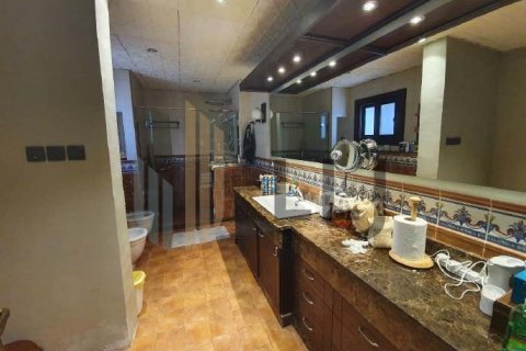 Müüa villa asukohaga Marina Village, Abu Dhabi, AÜE: 5 magamistoaga, 1822.8 m² Nr 596678 - pilt 25