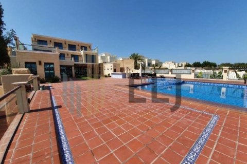 Müüa villa asukohaga Marina Village, Abu Dhabi, AÜE: 5 magamistoaga, 1822.8 m² Nr 596678 - pilt 1