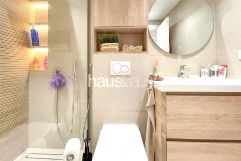 Apartment in The Views, Dubai, UAE 3 bedrooms, 161 sq.m. № 625772 - photo 9