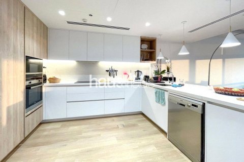 Apartment in The Views, Dubai, UAE 3 bedrooms, 161 sq.m. № 625772 - photo 5