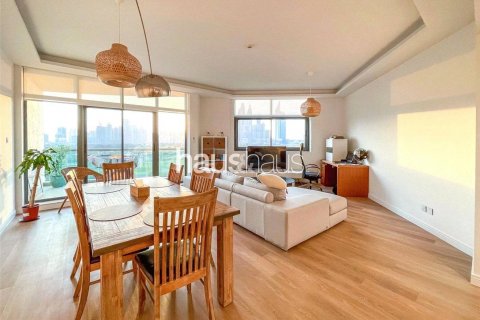 Apartment in The Views, Dubai, UAE 3 bedrooms, 161 sq.m. № 625772 - photo 2