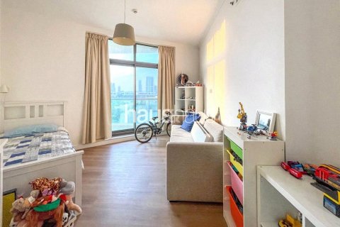 Apartment in The Views, Dubai, UAE 3 bedrooms, 161 sq.m. № 625772 - photo 8