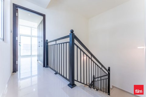 Villa til salg i Dubai, UAE 3 soveværelser, 172.8 kvm № 621692 - foto 3