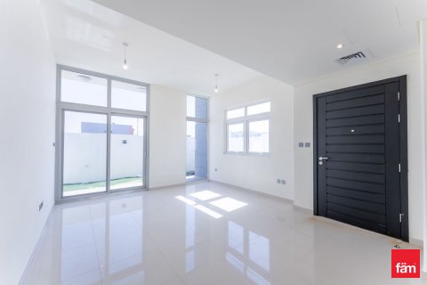 Villa til salg i Dubai, UAE 3 soveværelser, 172.8 kvm № 621692 - foto 2