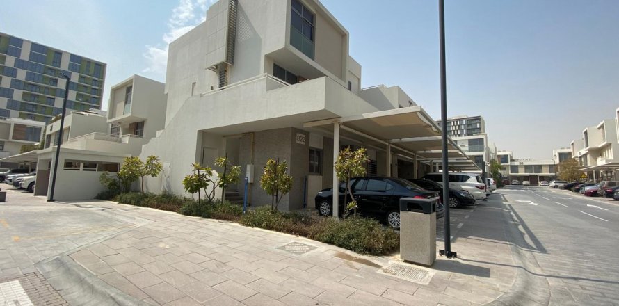 Řadový dům v Dubai, SAE 2 ložnice, 152.8 m² Č.: 632987