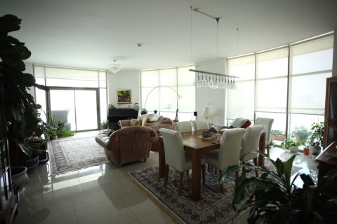 Apartment in Al Reem Island, Abu Dhabi, UAE 4 bedrooms, 262 sq.m. № 594437 - photo 5