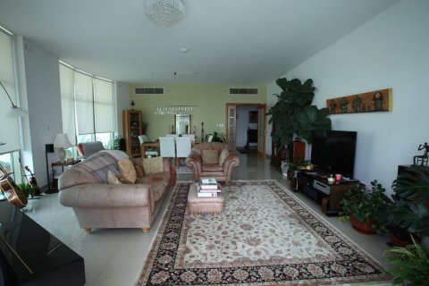 Apartment in Al Reem Island, Abu Dhabi, UAE 4 bedrooms, 262 sq.m. № 594437 - photo 3