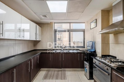 Apartment in Al Furjan, Dubai, UAE 2 bedrooms, 125 sq.m. № 602494 - photo 12