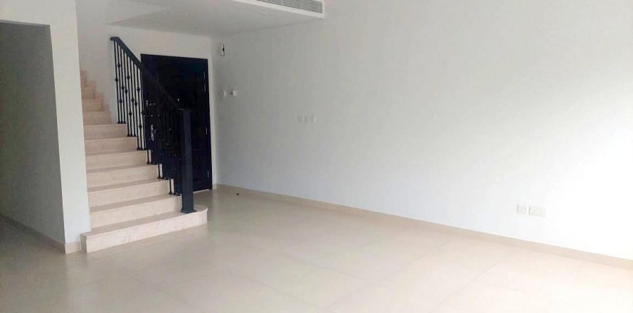 Řadový dům v Dubai Land, SAE 3 ložnice, 196.5 m² Č.: 563243