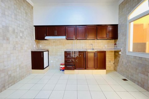 Vila v Muroor Area, Abu Dhabi, SAE 5 ložnice, 464.5 m² Č.: 589241 - fotografie 23